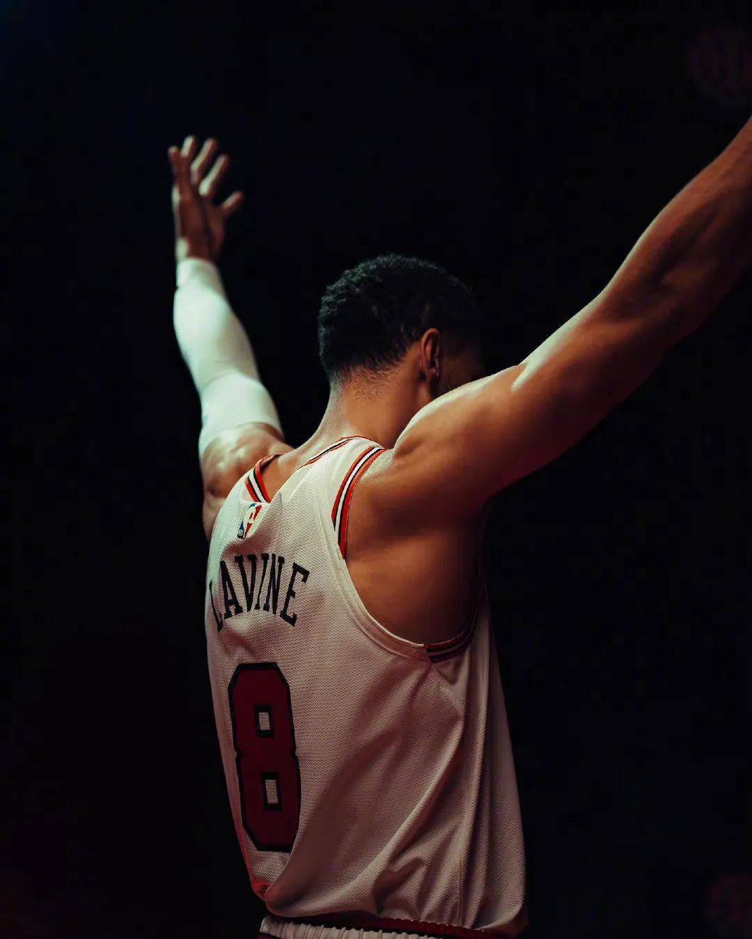 开云体育APP下载-上海队鏖战吉林队，拉文惊艳四座